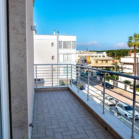Al Chiaro Di Luna
